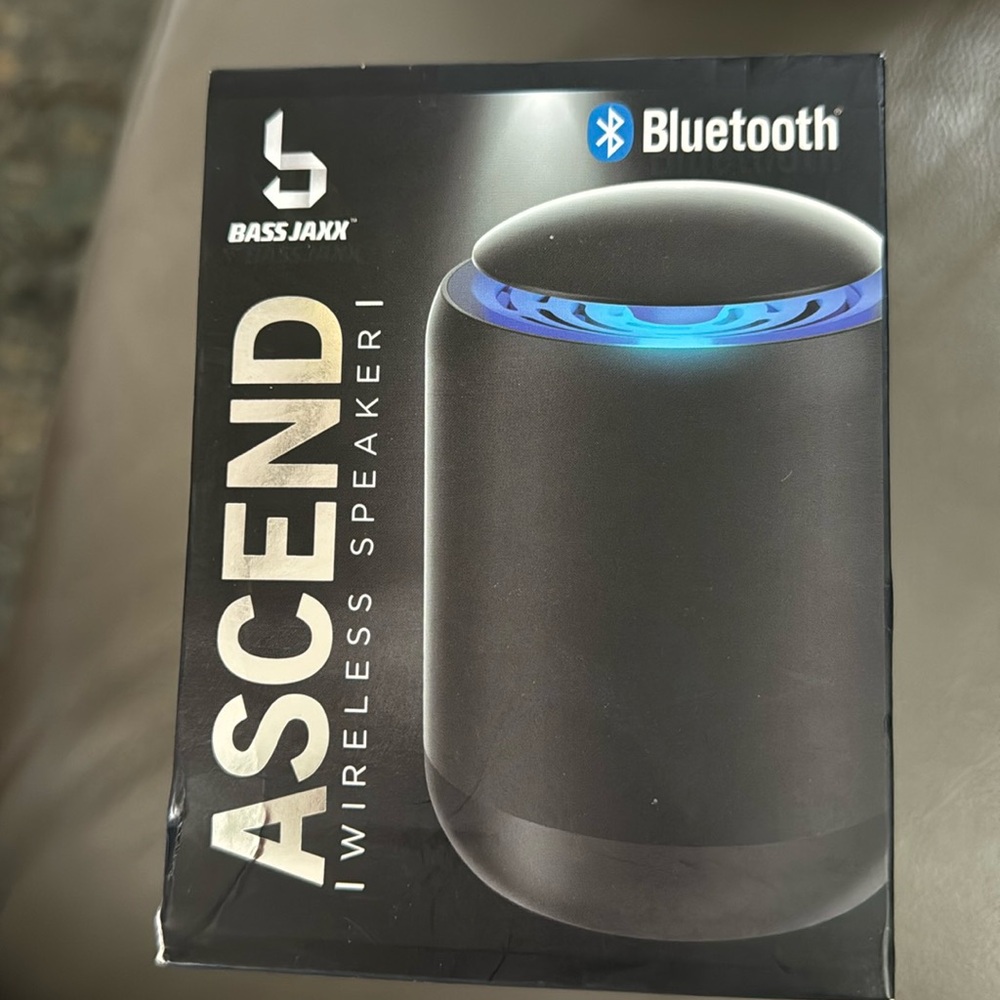 Ascend wireless speaker. LED light up rechargeable and high quality sound
